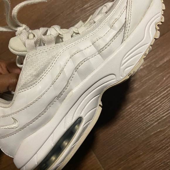 Nike AirMax - Picture 2 of 4